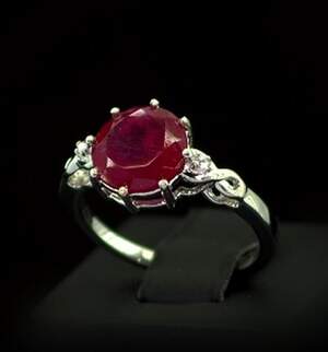 Срібна каблучка 925 проби 3,57 г з африканським Роял рубіном класу AAAA та топазами зі США 4,73 карат