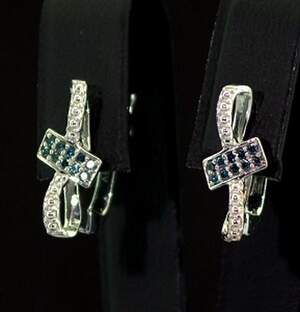 Срібні сережки 925 проби 2,49 г з блакитними Діамантами Hope VVS1 0,16 карат Срібні сережки 925 проби 2,49 г з блакитними Діамантами Hope VVS1 0,16 карат