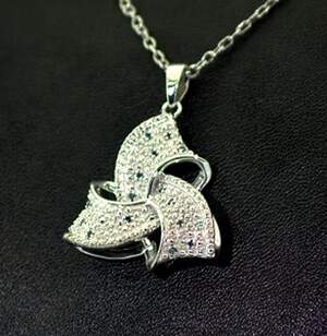 Срібна підвіска 925 проби 5,54 г з блакитними Діамантами Hope VVS1 0,14 карат Срібна підвіска 925 проби 5,54 г з блакитними Діамантами Hope VVS1 0,14 карат