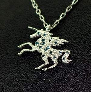 Срібна підвіска 925 проби 1,99 г з блакитними Діамантами Hope VVS1 0,12 карат Срібна підвіска 925 проби 1,99 г з блакитними Діамантами Hope VVS1 0,12 карат