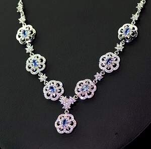 Срібне кольє 925 проби 17,59 г з Танзанітами класу АААА та топазами зі США 7,52 карат Срібне кольє 925 проби 17,59 г з Танзанітами класу АААА та топазами зі США 7,52 карат