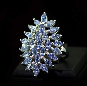 Срібна каблучка 925 проби 7,12 г з Танзанітами класу АААА 4,1 карат Срібна каблучка 925 проби 7,12 г з Танзанітами класу АААА 4,1 карат