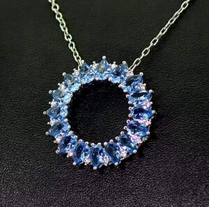 Підвіска у срібному покритті з Танзанітами класу АААА та цирконами 8,14 карат