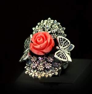 Срібна каблучка 925 проби 8,2 г з керамічною вставкою Срібна каблучка 925 проби 8,2 г з керамічною вставкою