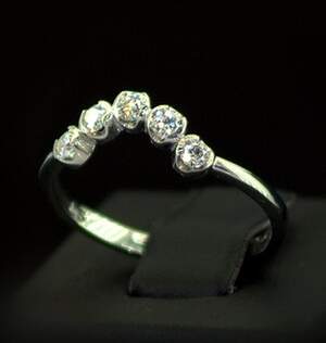 Срібна каблучка 925 проби 1,34 г з Муассанітами Кр 57 D/VVS1 0.28 карат Срібна каблучка 925 проби 1,34 г з Муассанітами Кр 57 D/VVS1 0.28 карат