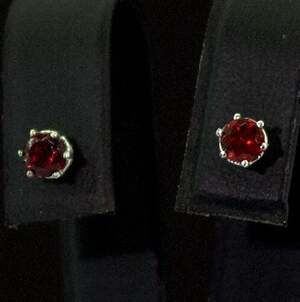 Срібні сережки 925 проби 1,6 г з мозамбікськими Гранатами 0,72 карат