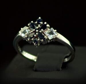 Срібна каблучка 925 проби 2,28 г з Сапфірами класу АААА та аквамаринами 0,8 карат