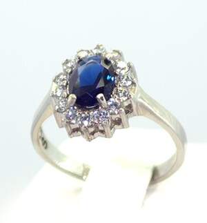 Срібна каблучка 925 проби 3,42 г з Сапфіром Nano та фіанітами 2 карат Срібна каблучка 925 проби 3,42 г з Сапфіром Nano та фіанітами 2 карат