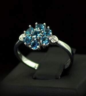 Срібна каблучка 925 проби 1,95 г з Турмалінами Nano та фіанітами 0,75 карат Срібна каблучка 925 проби 1,95 г з Турмалінами Nano та фіанітами 0,75 карат