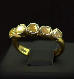 Срібна каблучка 925 проби в позолоті 2,25 г з жовтими Діамантами 5кр 2,5 карат