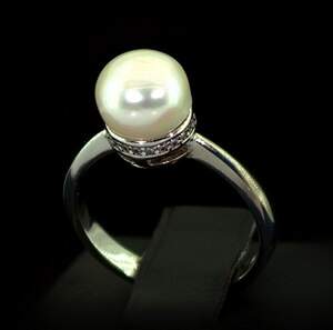 Срібна каблучка 925 проби 3,27 г з Перлиною 3,23 карат Срібна каблучка 925 проби 3,27 г з Перлиною 3,23 карат