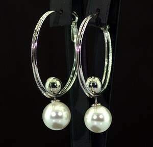 Срібні сережки 925 проби 12,2 г з Перлинами 11,65 карат Срібні сережки 925 проби 12,2 г з Перлинами 11,65 карат