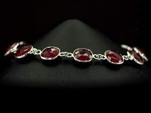 Срібний браслет 925 проби 8,5 г з рожевимм кенійськими Рубінами АААА 33,04 карат 17-20 см Срібний браслет 925 проби 8,5 г з рожевимм кенійськими Рубінами АААА 33,04 карат 17-20 см