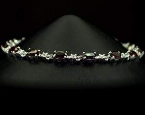 Срібний браслет 925 проби 8,21 г з мозамбійськими Гранатами та цирконами 8,29 карат 17-20 см Срібний браслет 925 проби 8,21 г з мозамбійськими Гранатами та цирконами 8,29 карат 17-20 см