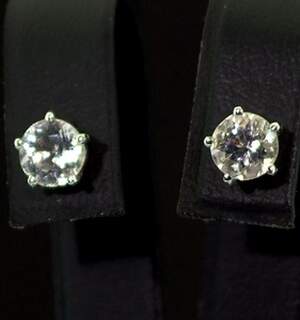 Срібні сережки 925 проби 2,16 г з бразильськими Морганітами 1,42 карат Срібні сережки 925 проби 2,16 г з бразильськими Морганітами 1,42 карат