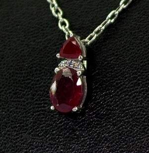 Срібна підвіска 925 проби 1,16 г з африканськими Роял Рубінами класу АААА та цирконами 2,09 карат Срібна підвіска 925 проби 1,16 г з африканськими Роял Рубінами класу АААА та цирконами 2,09 карат