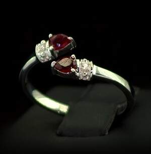 Срібна каблучка 925 проби 1,85 г з африканськими Роял Рубінами класу АААА та цирконами 0,58 карат