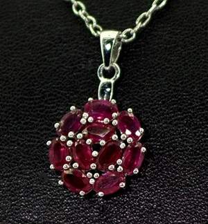 Срібна підвіска 925 проби 2,11 г з африканськими Роял Рубінами класу АААА 3,4 карат Срібна підвіска 925 проби 2,11 г з африканськими Роял Рубінами класу АААА 3,4 карат