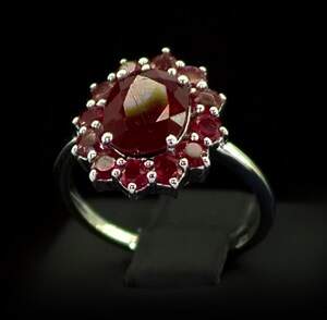 Срібна каблучка 925 проби 4,08 г з африканськими Роял Рубінами класу АААА 5,63 карат Срібна каблучка 925 проби 4,08 г з африканськими Роял Рубінами класу АААА 5,63 карат