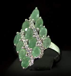 Срібна каблучка 925 проби 4,07 г з бразильськими Смарагдами класу АААА та цирконами 3,18 карат Срібна каблучка 925 проби 4,07 г з бразильськими Смарагдами класу АААА та цирконами 3,18 карат