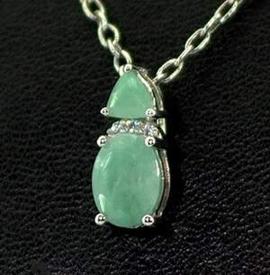 Срібна підвіска 925 проби 1,16 г з бразильськими Смарагдами класу АААА та цирконами 1,54 карат Срібна підвіска 925 проби 1,16 г з бразильськими Смарагдами класу АААА та цирконами 1,54 карат