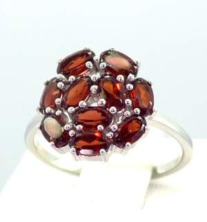 Срібна каблучка 925 проби 2,92 г з мозамбікськими Гранатами 2,85 карат Срібна каблучка 925 проби 2,92 г з мозамбікськими Гранатами 2,85 карат