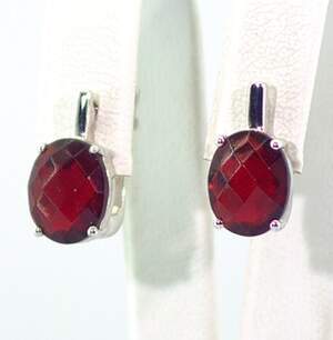 Срібні сережки 925 проби 3,29 г з мозамбікськими Гранатами 4,4 карат Срібні сережки 925 проби 3,29 г з мозамбікськими Гранатами 4,4 карат