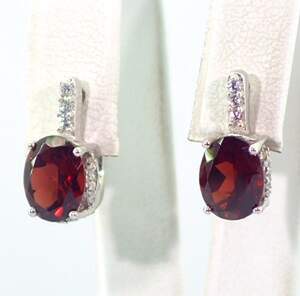 Срібні сережки 925 проби 3,8 г з мозамбікськими Гранатами та цирконами 4,93 карат Срібні сережки 925 проби 3,8 г з мозамбікськими Гранатами та цирконами 4,93 карат