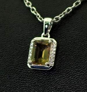 Срібна підвіска 925 проби 1,51 г з турецьким Султанітом класу АААА та цирконами 1,8 карат