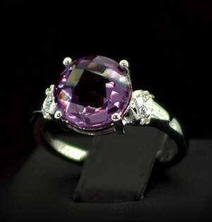 Серебряное кольцо 925 пробы 3,56 г с индийским Олександритом и цирконами 4,99 карат Серебряное кольцо 925 пробы 3,56 г с индийским Олександритом и цирконами 4,99 карат