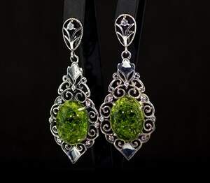 Срібні сережки 925 проби 12,1 г з зеленим Бурштином 14,1 карат Срібні сережки 925 проби 12,1 г з зеленим Бурштином 14,1 карат