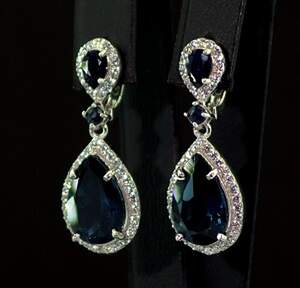 Срібні сережки 925 проби 7,01 г з Топазами Лондон Блу зі США, сапфіринами та фіанітами 14,06 карат Срібні сережки 925 проби 7,01 г з Топазами Лондон Блу зі США, сапфіринами та фіанітами 14,06 карат