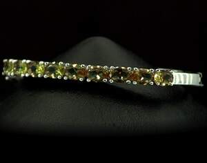 Срібний браслет 925 проби 14,56 г з турецькими Султанітами класу АААА 10,8 карат Срібний браслет 925 проби 14,56 г з турецькими Султанітами класу АААА 10,8 карат