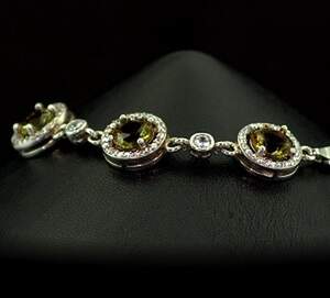 Срібний браслет 925 проби 8,68 г з турецькими Султанітами класу АААА та цирконами 3,81 карат Срібний браслет 925 проби 8,68 г з турецькими Султанітами класу АААА та цирконами 3,81 карат