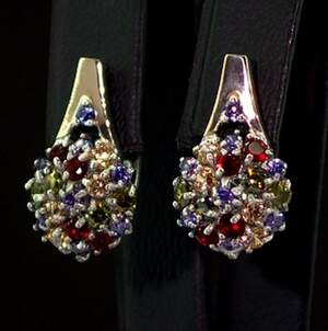 Серебряные серьги 925 пробы с позолотой 375 пробы 5,35 г с кольоровими Фианитами 8,95 карат Серебряные серьги 925 пробы с позолотой 375 пробы 5,35 г с кольоровими Фианитами 8,95 карат