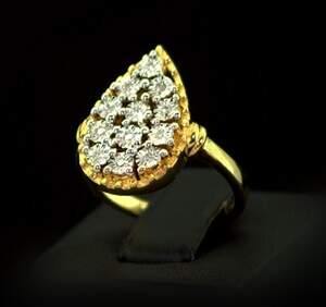 Срібна каблучка 925 проби в позолоті 750 проби 4,5 г з африканськими Діамантами VVS1 0,1 карат Срібна каблучка 925 проби в позолоті 750 проби 4,5 г з африканськими Діамантами VVS1 0,1 карат