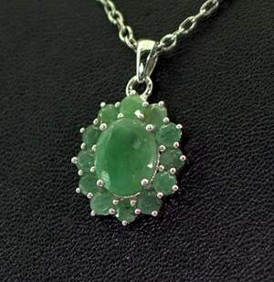 Срібна підвіска 925 проби 2,32 г з бразильськими Смарагдами класу АААА 3,87 карат Срібна підвіска 925 проби 2,32 г з бразильськими Смарагдами класу АААА 3,87 карат