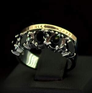 Срібна каблучка 925 проби з позолотою 375 проби 5,35 г з чорними Фіанітами 3,4 карат Срібна каблучка 925 проби з позолотою 375 проби 5,35 г з чорними Фіанітами 3,4 карат