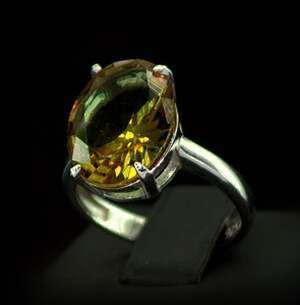 Серебряное кольцо 925 пробы 4,33 г с турецким Султанітом класса AAAA 5,15 карат Серебряное кольцо 925 пробы 4,33 г с турецким Султанітом класса AAAA 5,15 карат
