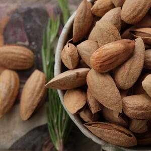 Мигдаль у шкарлупі великий гірський