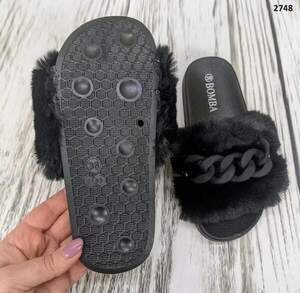 Шльопанці жіночі