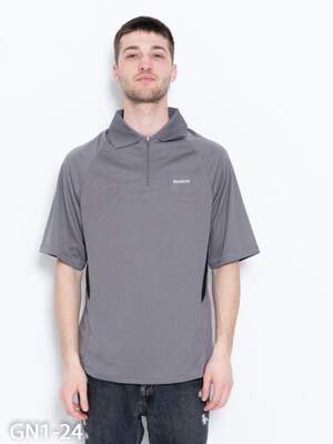 Серая спортивная футболка с воротником