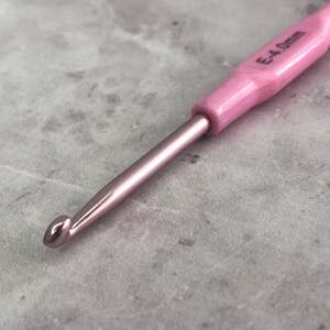 Крючок для вязания Sindtex #4 с пластиковой ручкой