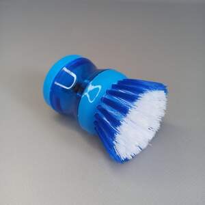 Кухонная щетка для мытья посуды с дозатором