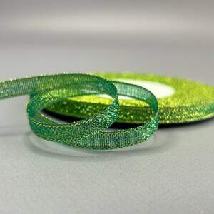 Лента парча 0,6см - 23м, цвет золото на зеленом