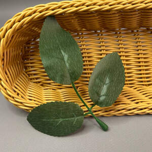 Лист искусственный под розу 3-ка, 13 см - зеленый темный