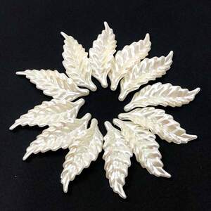 Листик пластиковый под жемчуг, Айвори VA79, 15х42 мм-10шт