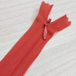 Молния потайная, 50 см цвет147 коралловый