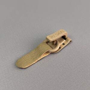 Оригинальные шубные крючки - светлый беж