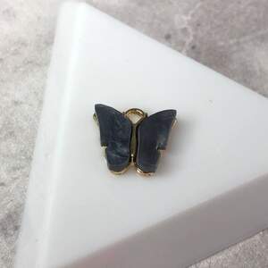 Подвеска Бабочка с перламутром 14 мм, - серый в золоте